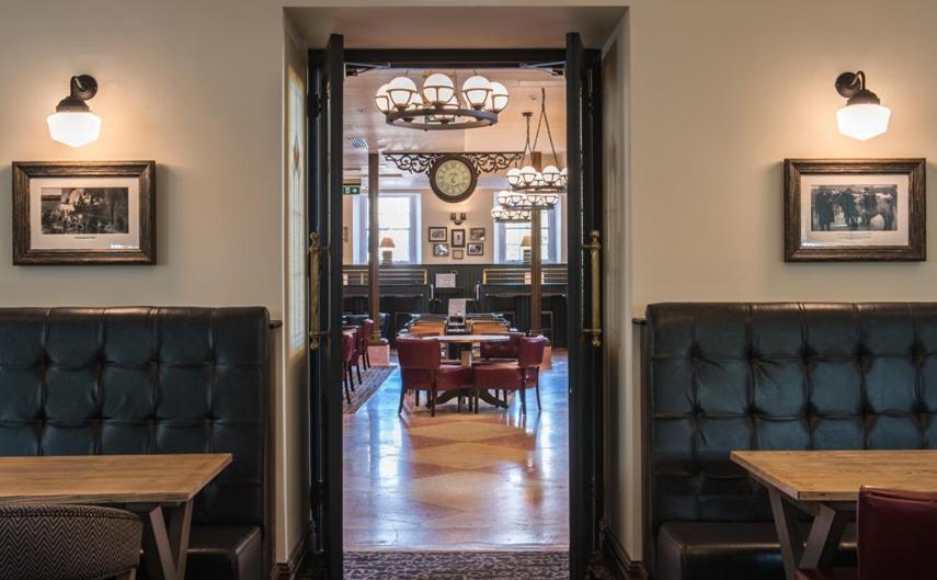 The Old Borough - Wetherspoon 4* Swords