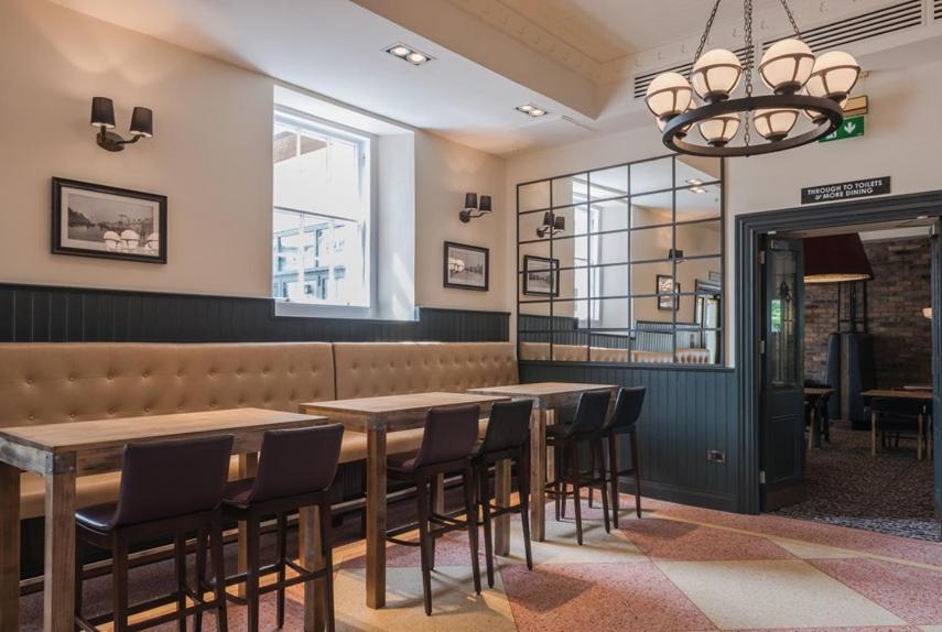 The Old Borough - Wetherspoon 4* Swords